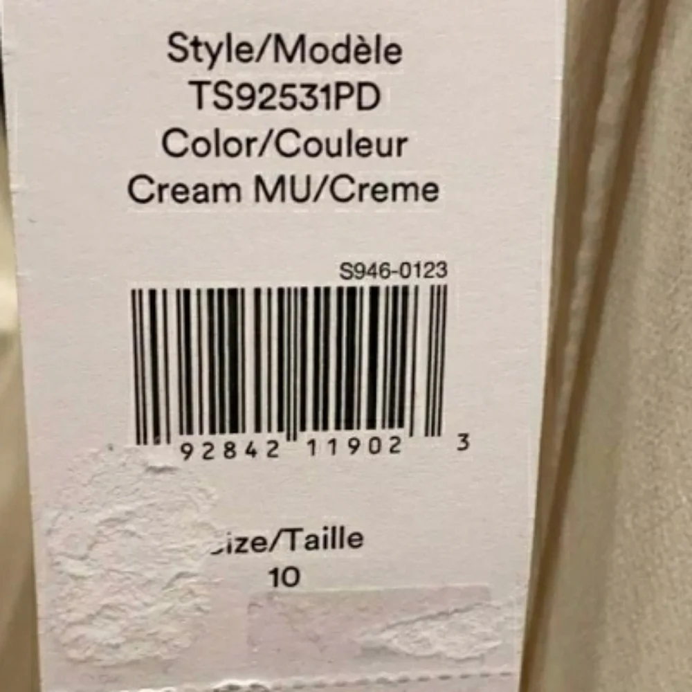 Dereh Crepe

Pleating at front

Polka-dot print - Picture 9 of 13